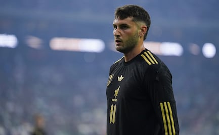 ¡Nuevo destino! Santiago Giménez iría a jugar a Australia