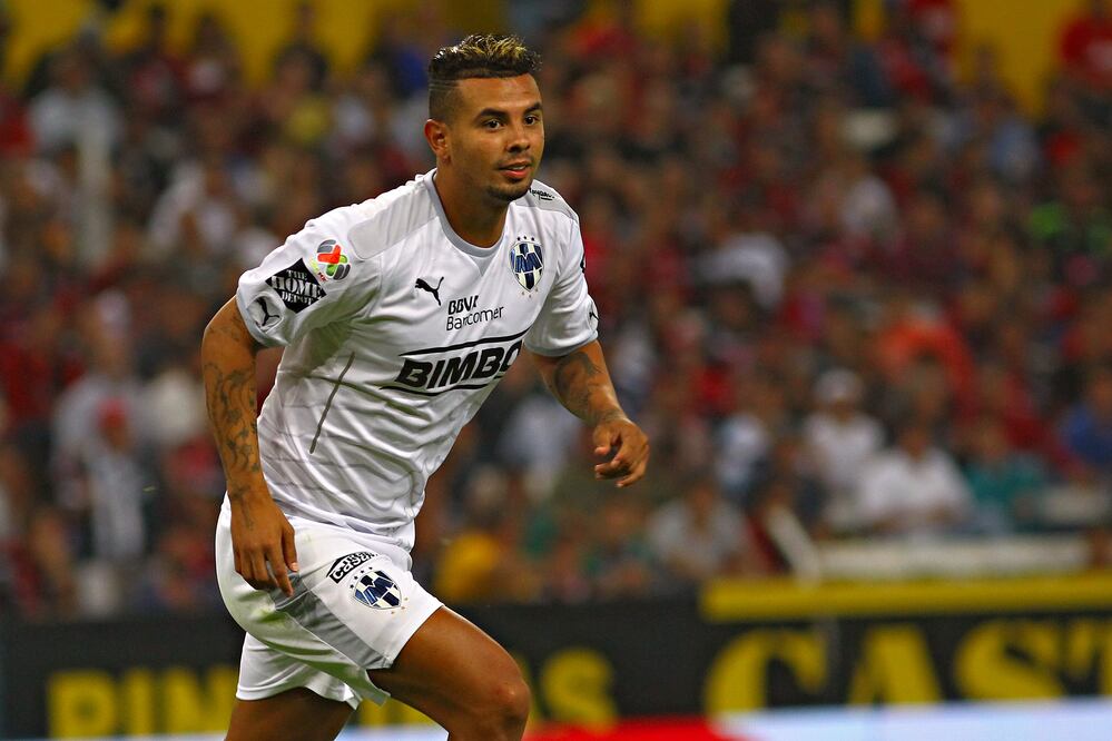 Edwin Cardona defendió a Rayados de un aficionado del América / Foto: Imago7