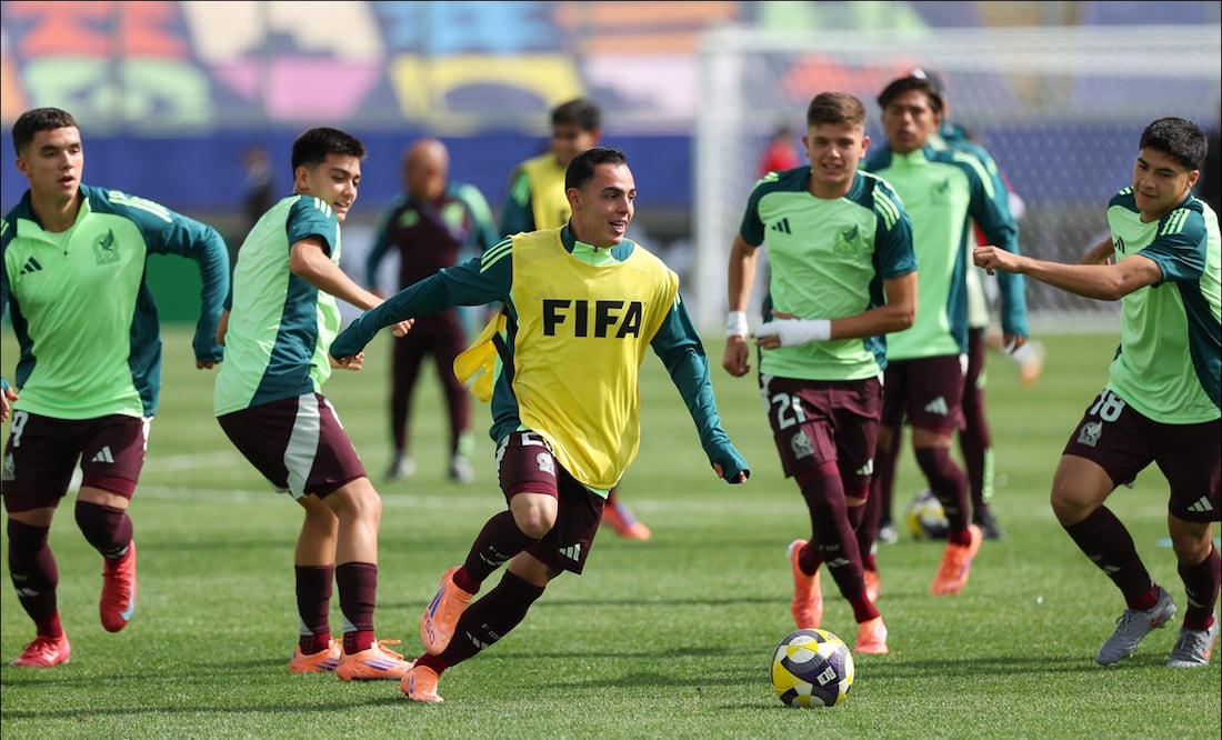 Jugadores de la Selección Mexicana Sub 20 entrenan previo a uno de sus compromisos del Mundial de la categoría en Chile 2025. FOTO: @miselecciónsubs