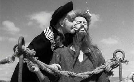 “Simón del Desierto”, la cinta en la que Silvia Pinal se desnudó