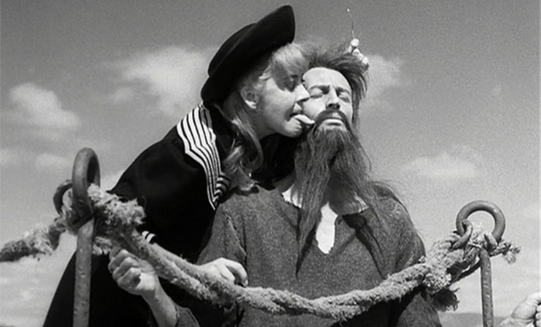 Imagen de la película "Simón en el desierto"