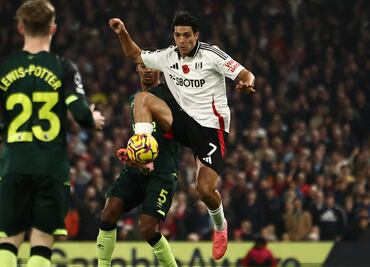 Fulham de Raúl Alonso Jiménez consigue remontar frente al Brentford