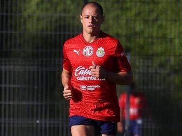 ¿Chicharito va a debutar ante Pumas? Fernando Gago aclaró la situación del delantero de Chivas