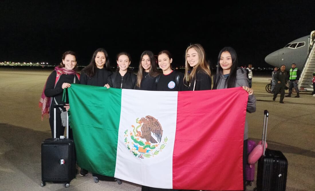 El equipo de gimnasia rítmica llegó a México procedente de Israel / Foto: Arturo Sanguino
