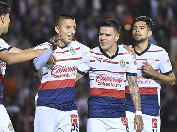 ¡Chivas volvió a la vida! Gutiérrez y Alvarado le dan la victoria al Rebaño ante Querétaro