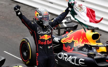 Checo Pérez aseguró que lo critican de más "por ser mexicano" y apuntó contra George Russell