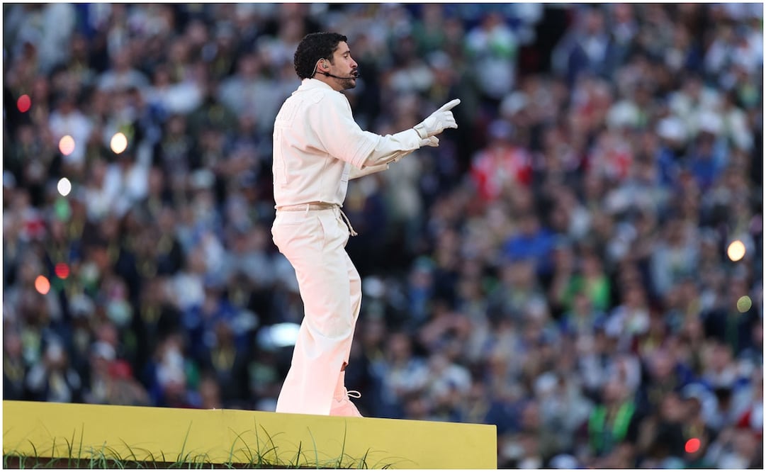 Bad Bunny en el medio tiempo del Super Bowl Foto: AFP