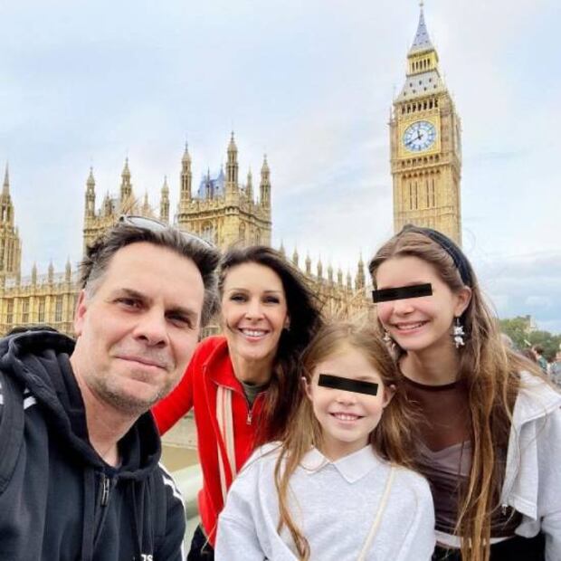 Christian Martinoli tiene dos hijas con su esposa Claire Chevalier: Chiara (14 años) y Chloe (11). Foto: Especial
