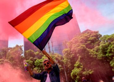 3 destinos que DEBES visitar durante este Mes del Orgullo