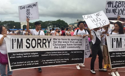 Cristianos “se disculpan” con comunidad LGBTQ por discriminarlos