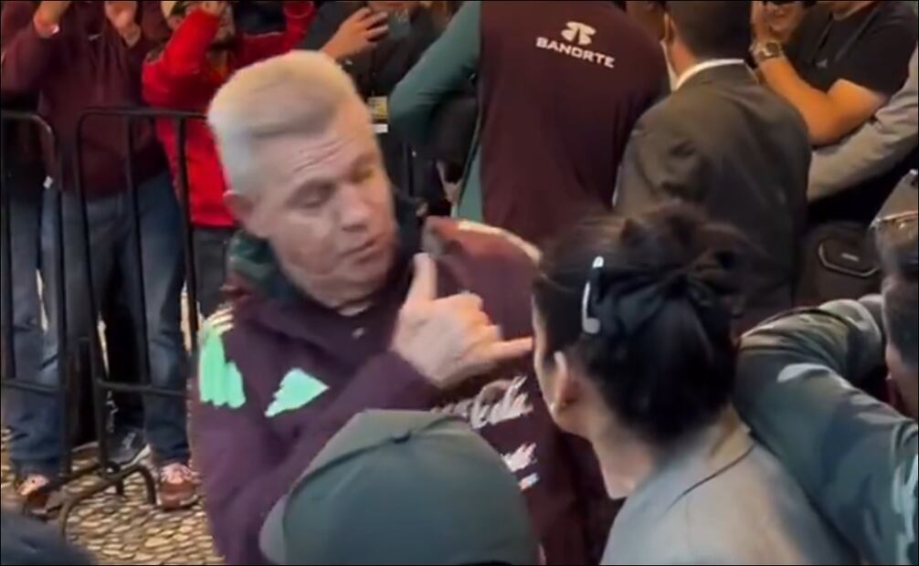 Javier Aguirre 'pidió unos 'Chupes' en plena concentración. FOTO: Captura