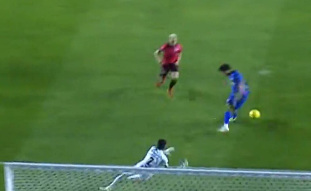 Alexis Gutiérrez la quiso meter de taquito y terminó haciendo el ridículo. Foto: Especial