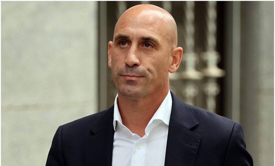 Luis Rubiales fue suspendido tres años por la FIFA - AFP