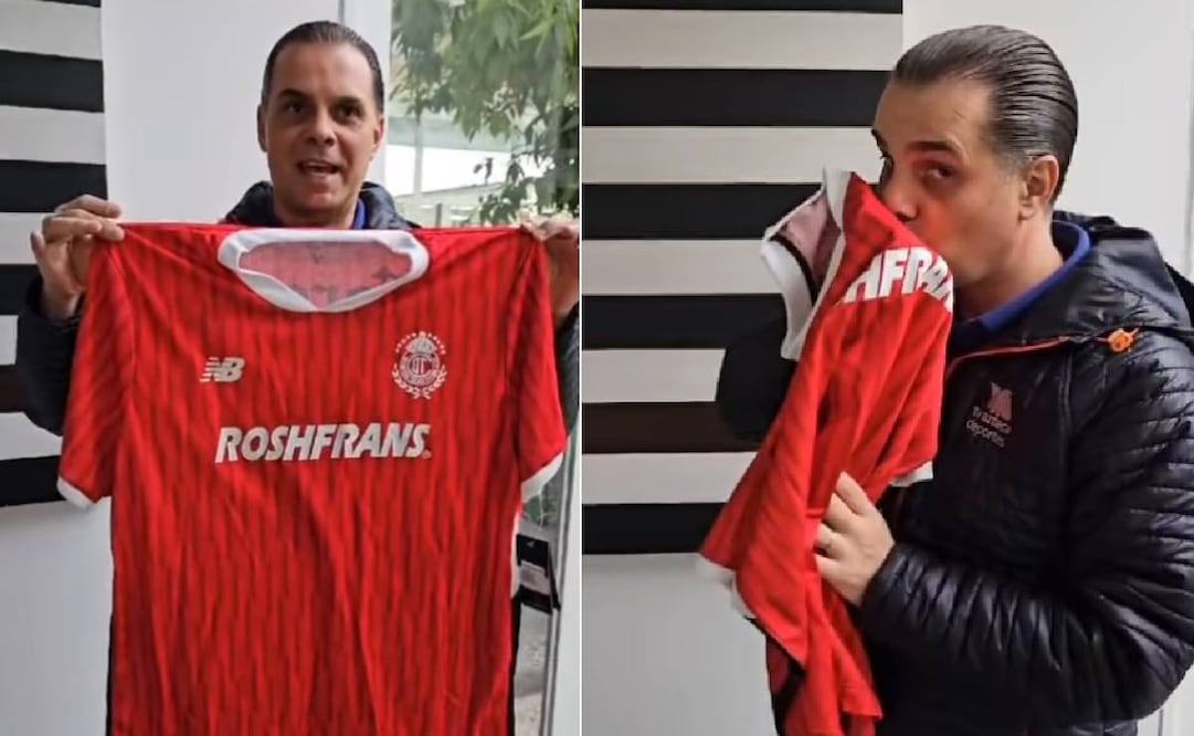 Christian Martinoli siempre que puede muestra su amor por el Toluca. Foto: Especial