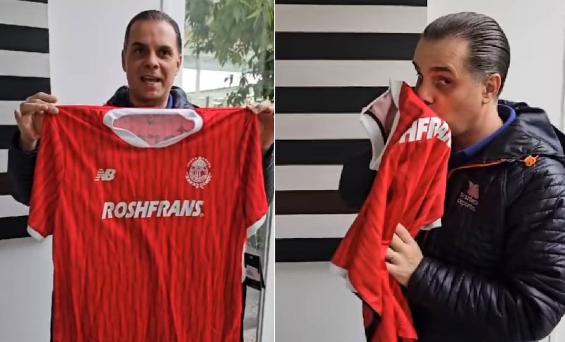 Christian Martinoli siempre que puede muestra su amor por el Toluca. Foto: Especial