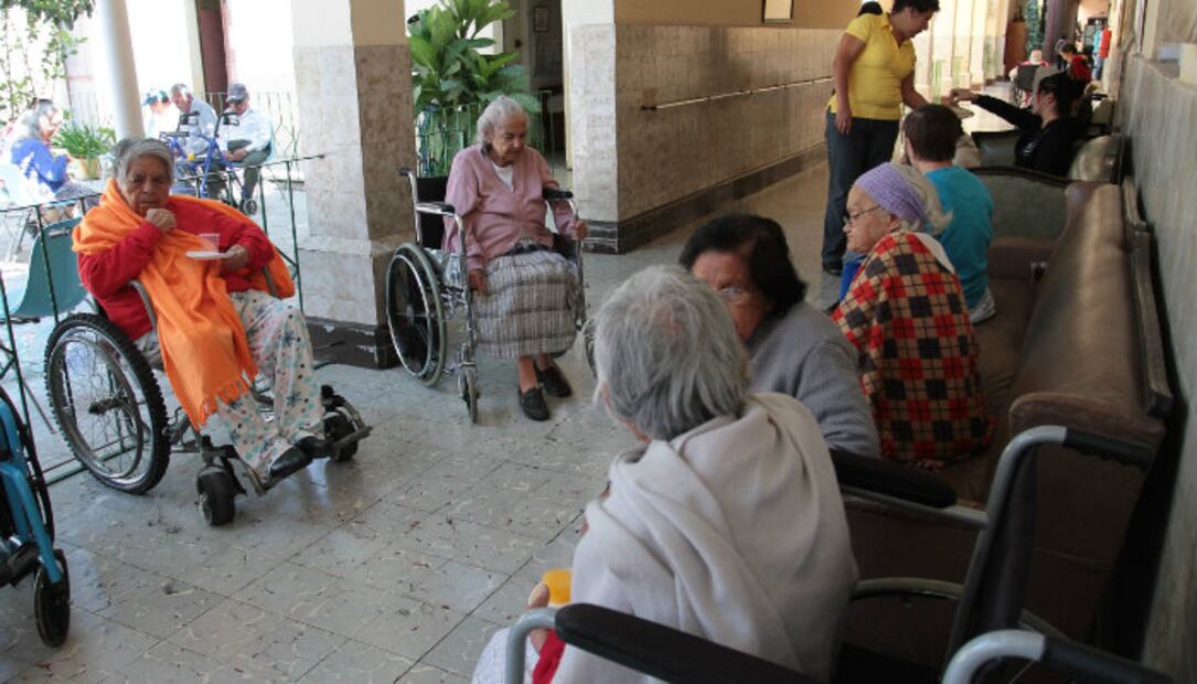 10 organizaciones que brindan apoyo a personas de la tercera edad
