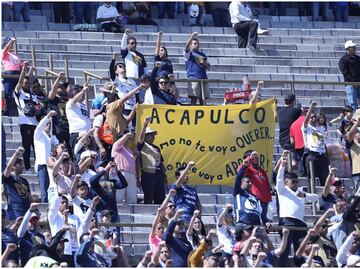 Fanáticada universitaria despliega manta en apoyo a Acapulco: "¿Cómo no te vamos a apoyar?"