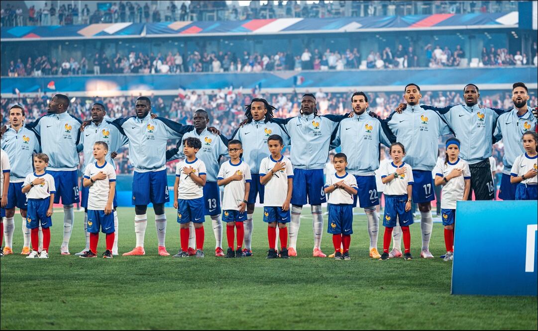 Jugadores de Francia, previo a una partido amistoso. FOTO: @equipedefrance