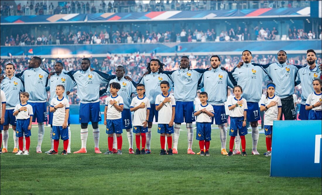 Jugadores de Francia, previo a una partido amistoso. FOTO: @equipedefrance