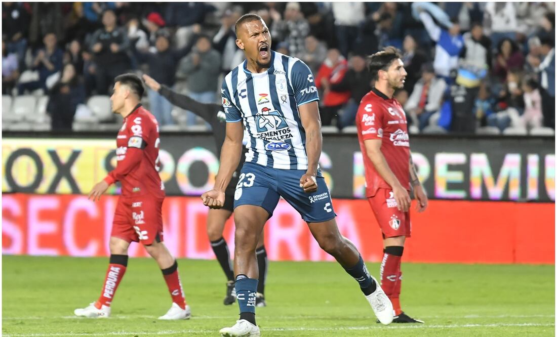 Salomón Rondón celebrando un gol con Pachuca ante Atlas / FOTO: Imago7