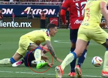 Comisión de Árbitros revela audios del VAR y explica por qué no fue roja para el Oso González