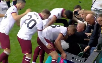 Jugadores del West Ham detienen festejo de gol por ayudar a un menor que se encontraba en peligro