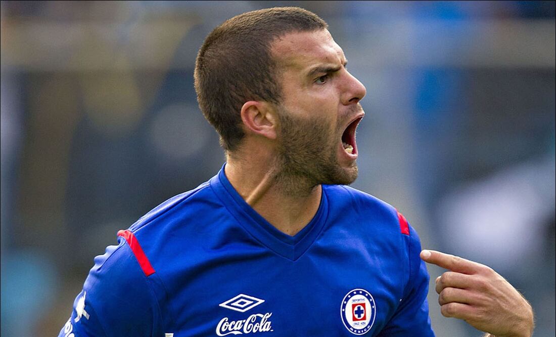 Cruz Azul destituiría al Conejo Pérez y en su lugar pondría al Tito Villa