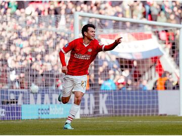 El 'Chucky' está de vuelta, marcó su quinto gol en la Eredivisie y encaminó la goleada del PSV líder