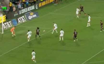 Chino Huerta anota un gol en la era de Javier Aguirre