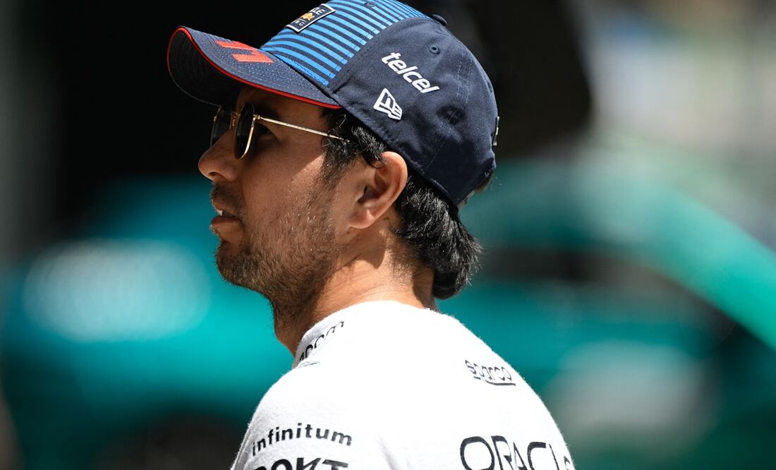 Checo Pérez durante las prácticas libres del Gran Premio de España - Foto: AFP