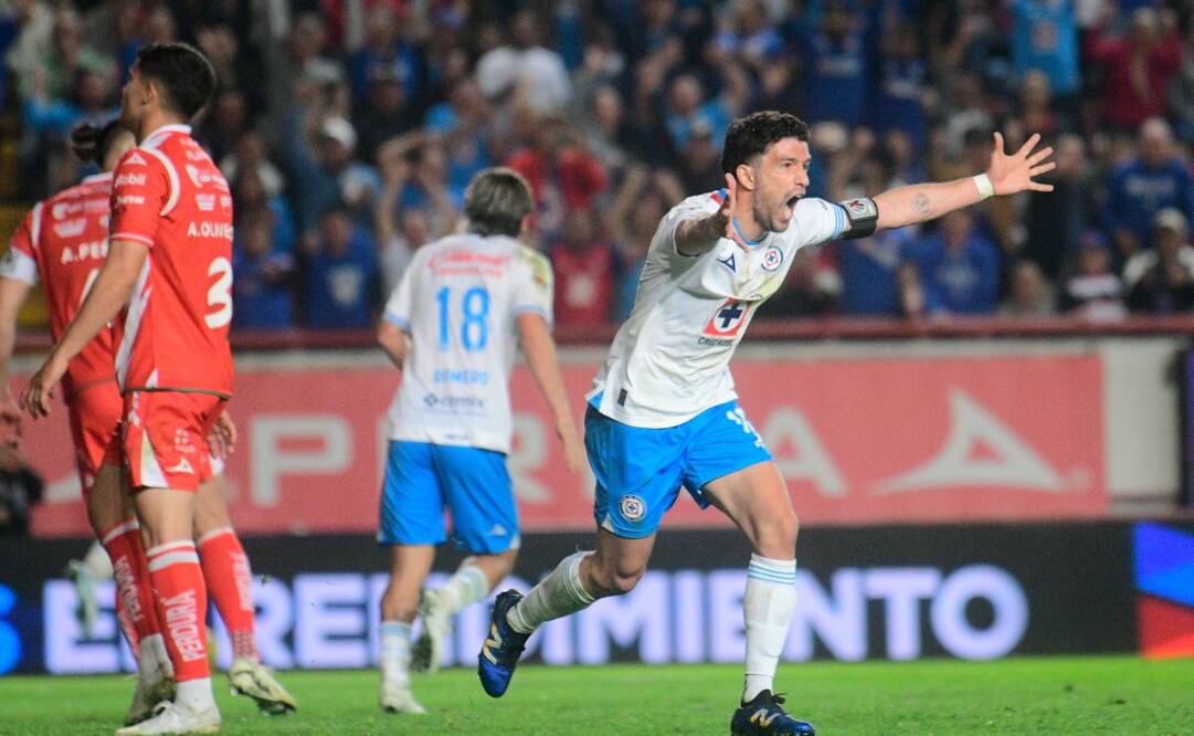 Cruz Azul tuvo que realizar grandes trabajos en defensa para afianzar su ventaja.