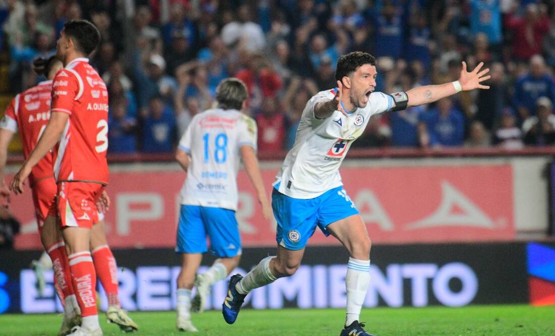 Cruz Azul tuvo que realizar grandes trabajos en defensa para afianzar su ventaja.