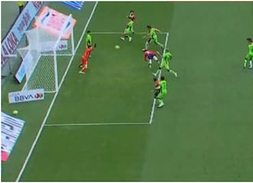 VIDEO: Pollo Briseño adelanta a Chivas frente a Juárez con espectacular gol de cabeza