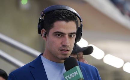 Guillermo Ochoa es reventado por Andrés Vaca y entrenador mexicano lo defiende