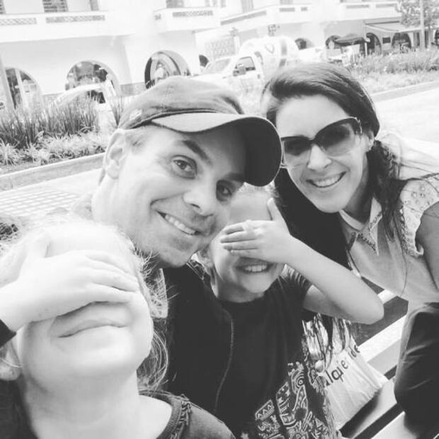 Claire Chevalier y Christian Martinoli formaron una gran familia juntos a sus hijas, Chiara y Chloe. Foto: Especial
