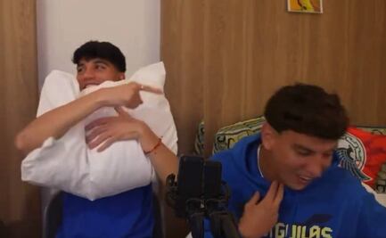 Kevin Álvarez e Igor Lichnovsky dejan escapar una flatulencia en un live de Miguel Layún