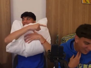 Kevin Álvarez e Igor Lichnovsky dejan escapar una flatulencia en un live de Miguel Layún