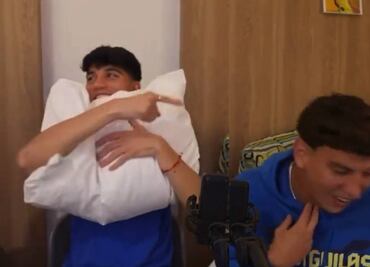 Kevin Álvarez e Igor Lichnovsky dejan escapar una flatulencia en un live de Miguel Layún