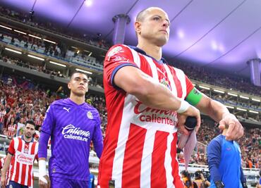 Chicharito Hernández y Piojo Alvarado serán titulares con Chivas en el Play In ante el Atlas