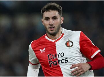 Aficionados del Chelsea piden el fichaje de Santiago Giménez y le ponen nuevo apodo