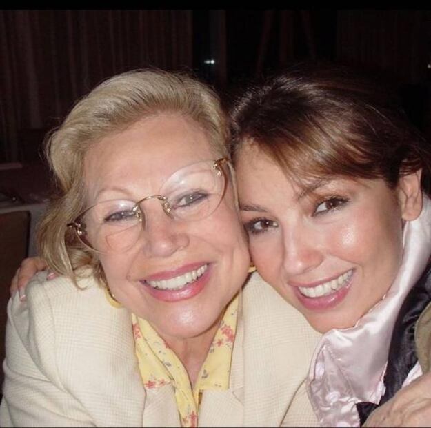 10 fotos con las que Thalia recuerda a su mamá, Yolanda Miranda
