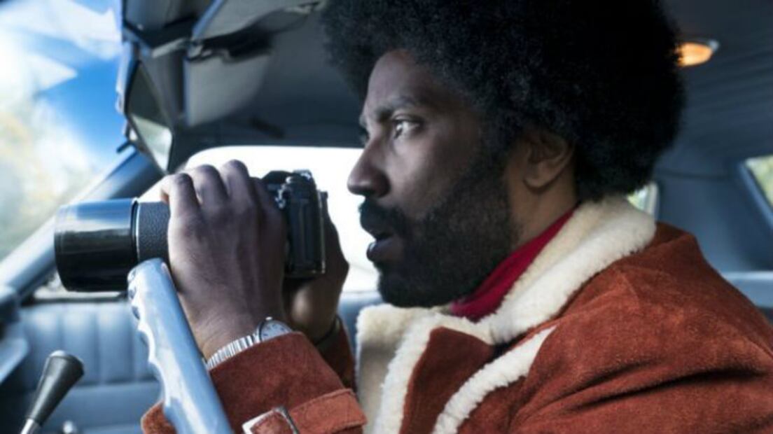 “BlacKkKlansman”, la historia real de un afroamericano infiltrado en el Ku Klux Klan