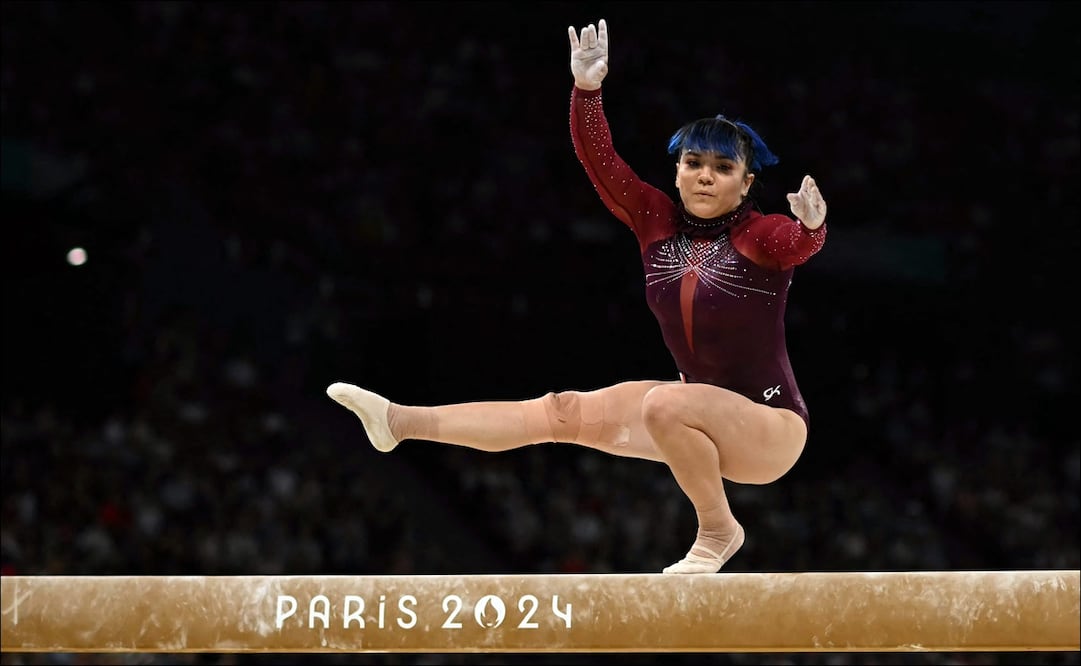 Alexa Moreno, durante su ejecución en la barra de equilibrio. FOTO: AFP