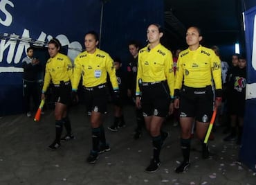 Irán se "echa para atrás" y destituye a la primera mujer que iba a arbitrar un partido varonil