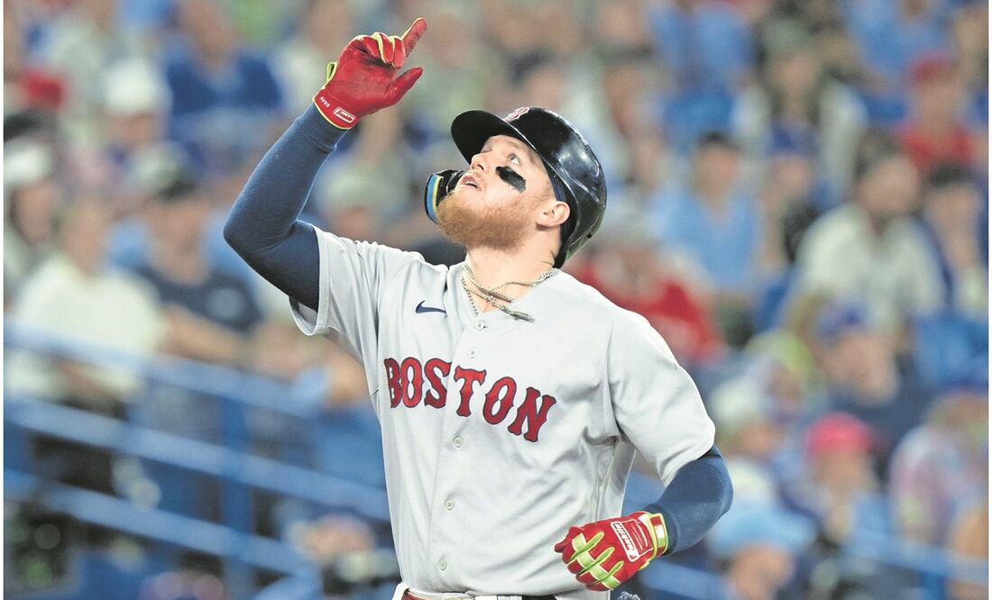 Alex Verdugo con los Red Sox en Rogers Centre / FOTO: AP