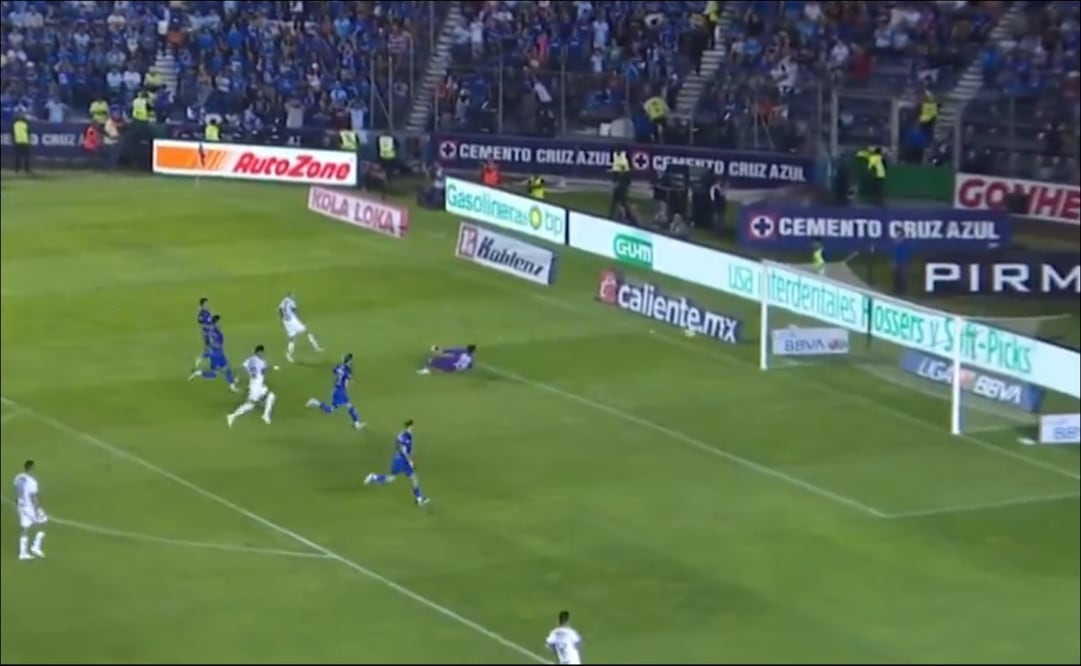 Germán Berterame anota el segundo gol ante Cruz Azul. FOTO: Captura