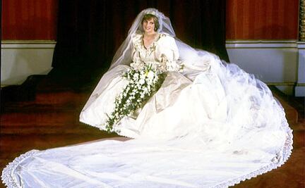 Exhibirán el vestido de novia de Lady Di a 40 años de su boda con Carlos