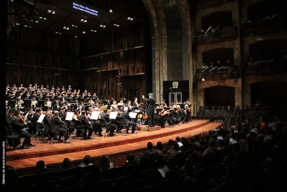 10 atractivos que TIENES que conocer dentro del Palacio de Bellas Artes