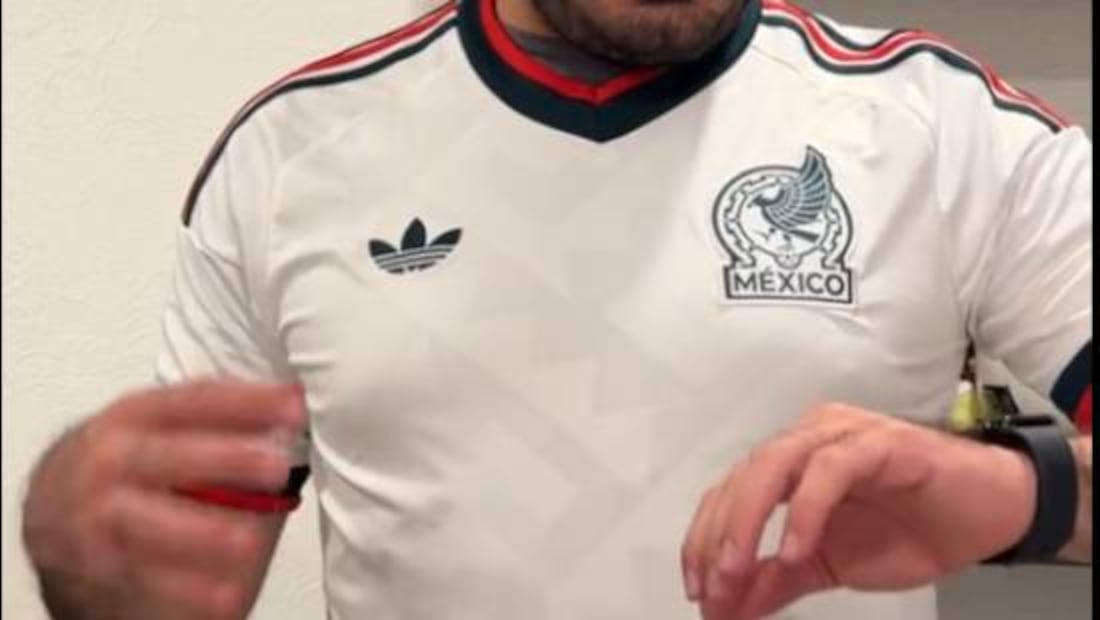 Así se ve puesta la playera de la Selección Mexicana de visita. Foto: Especial