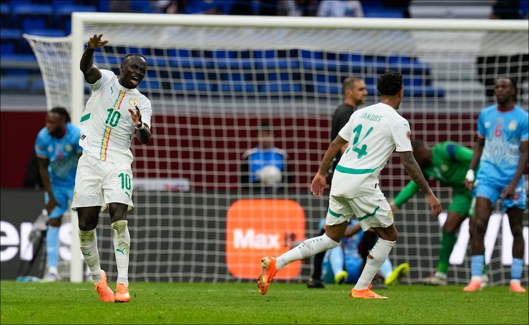 Sadio Mané celebra si anotación en el partido entre Senegal y el Congo, por la Copa Africana de Naciones. FOTO: AP